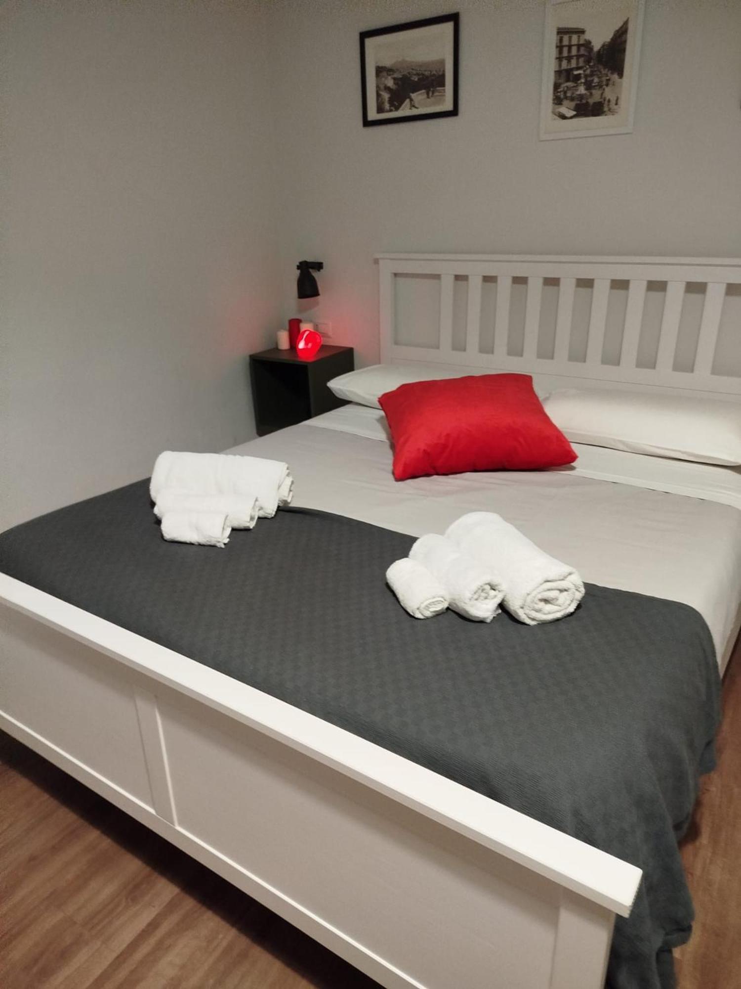Tammurriata Nera Bedroom نابولي المظهر الخارجي الصورة